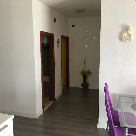 Luka Apartment *